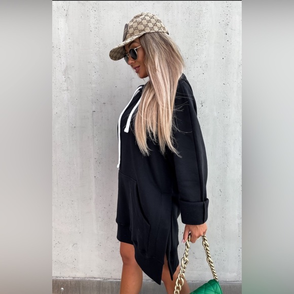 Women Oversized Kangaroo Pocket Hoodie Pullover - Picture 3 of 4